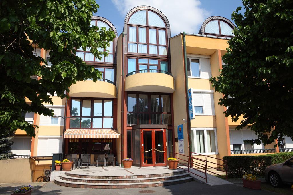 Hotel Napsugar Hévíz Екстериор снимка